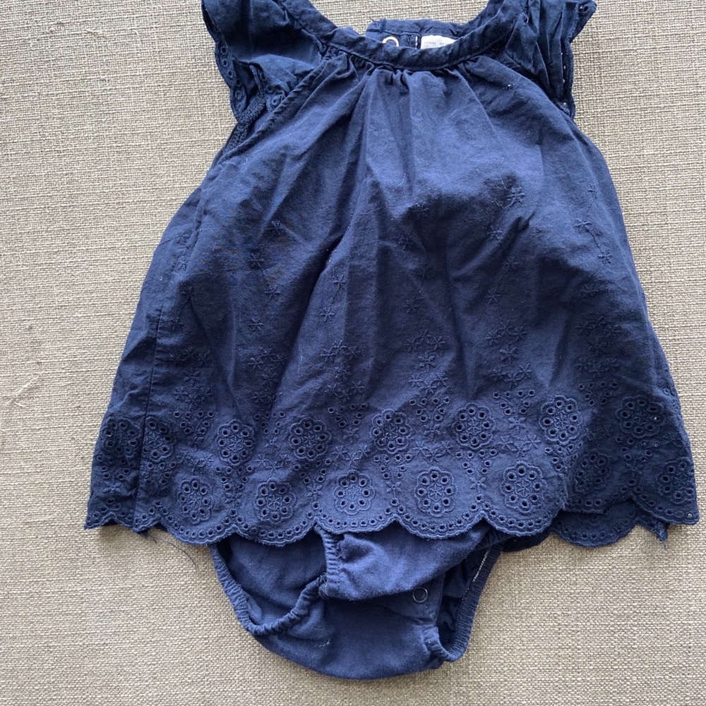 Baby girl clothing LOT: 8 outfits - Picture 3 of 8